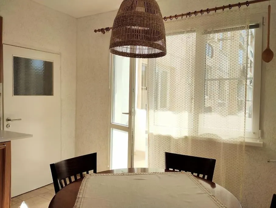 Home Ltt - Near Airport, Spacious, Sunny Apartment Sofia
