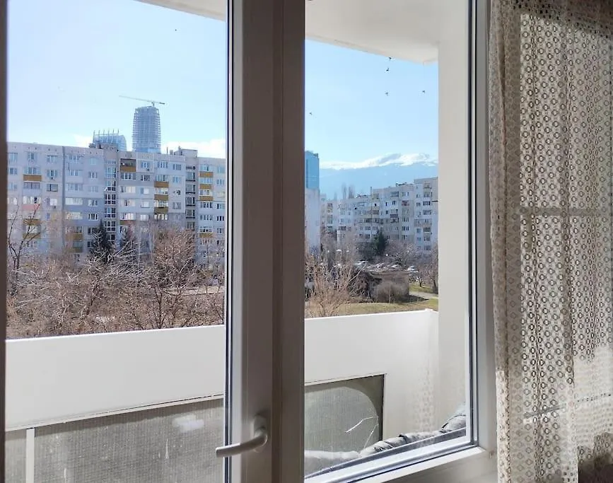 Home Ltt - Near Airport, Spacious, Sunny Apartment Sofia