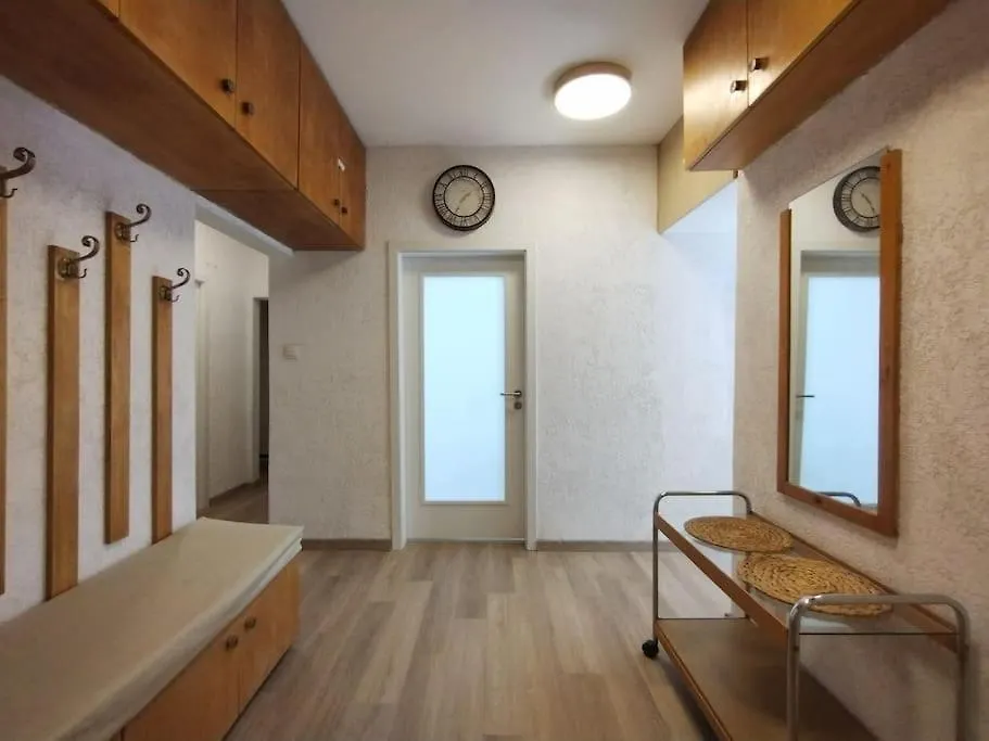 Home Ltt - Near Airport, Spacious, Sunny Apartment Sofie Bulharsko