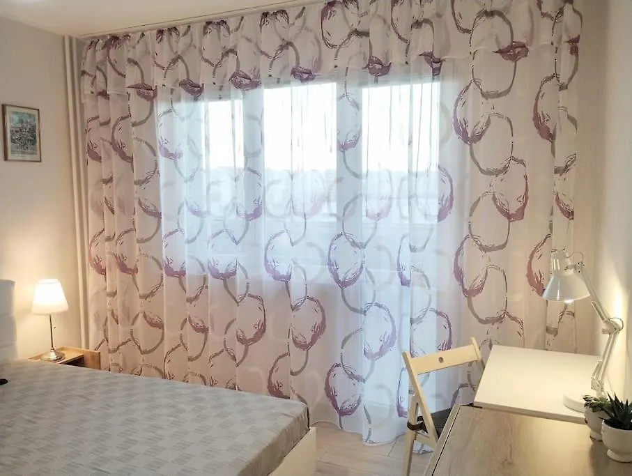 Home Ltt - Near Airport, Spacious, Sunny Apartment Sofie